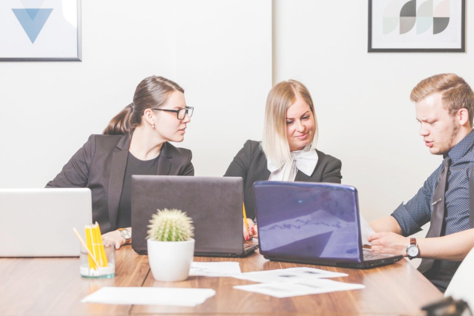 Nachhaltigkeitsberichte und ESG-Kriterien Analyse